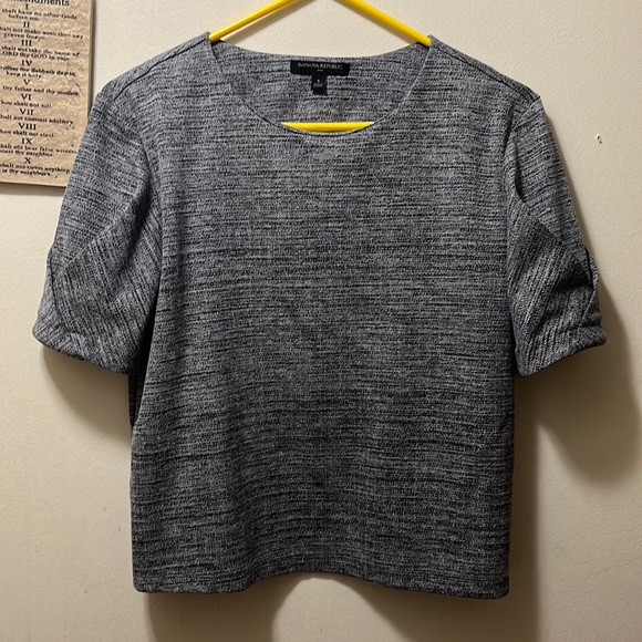 Banana Republic Sweaters - Grey banana republic short sleeve sweater size S